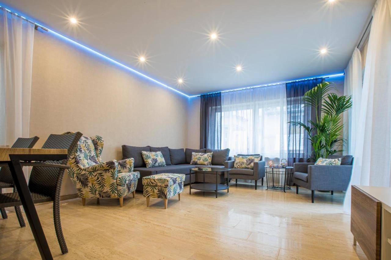 Modernes Apartment In Zentrumsnaehe Mit Eigenem Stellplatz Baden-Baden Bagian luar foto
