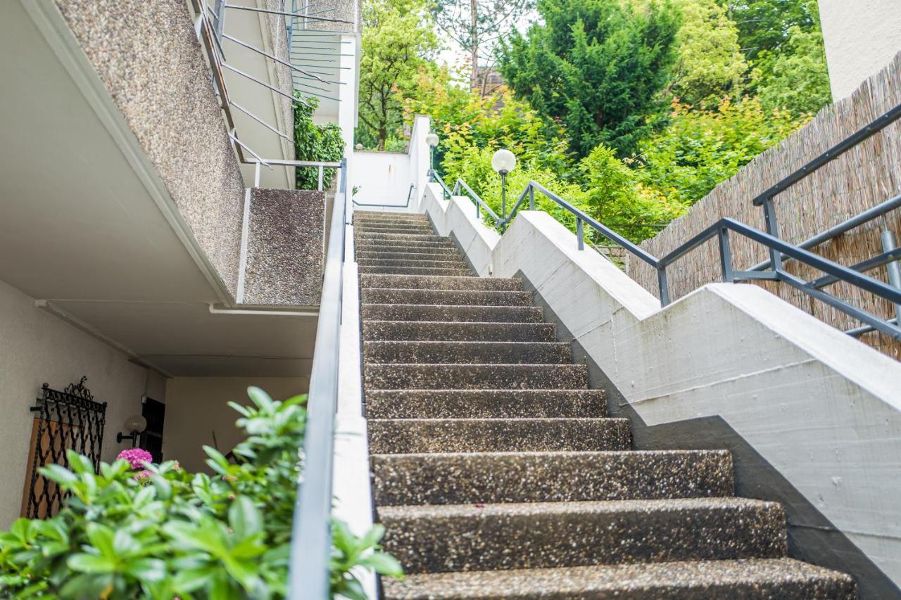 Modernes Apartment In Zentrumsnaehe Mit Eigenem Stellplatz Baden-Baden Bagian luar foto