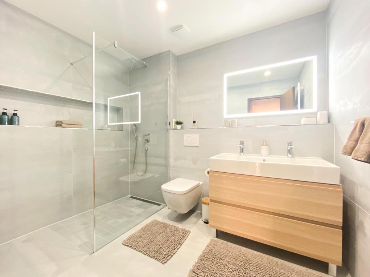 Modernes Apartment In Zentrumsnaehe Mit Eigenem Stellplatz Baden-Baden Bagian luar foto