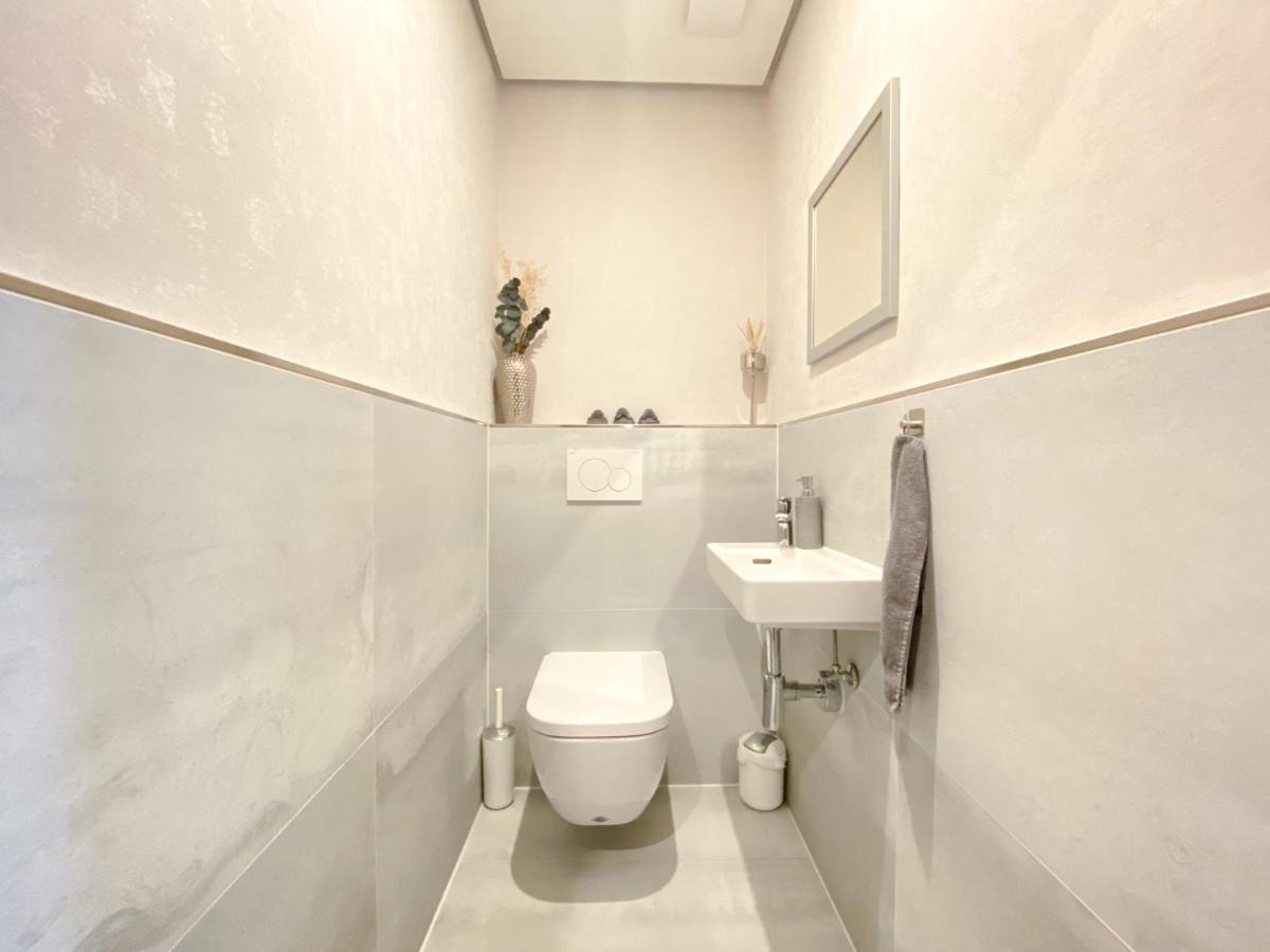 Modernes Apartment In Zentrumsnaehe Mit Eigenem Stellplatz Baden-Baden Bagian luar foto
