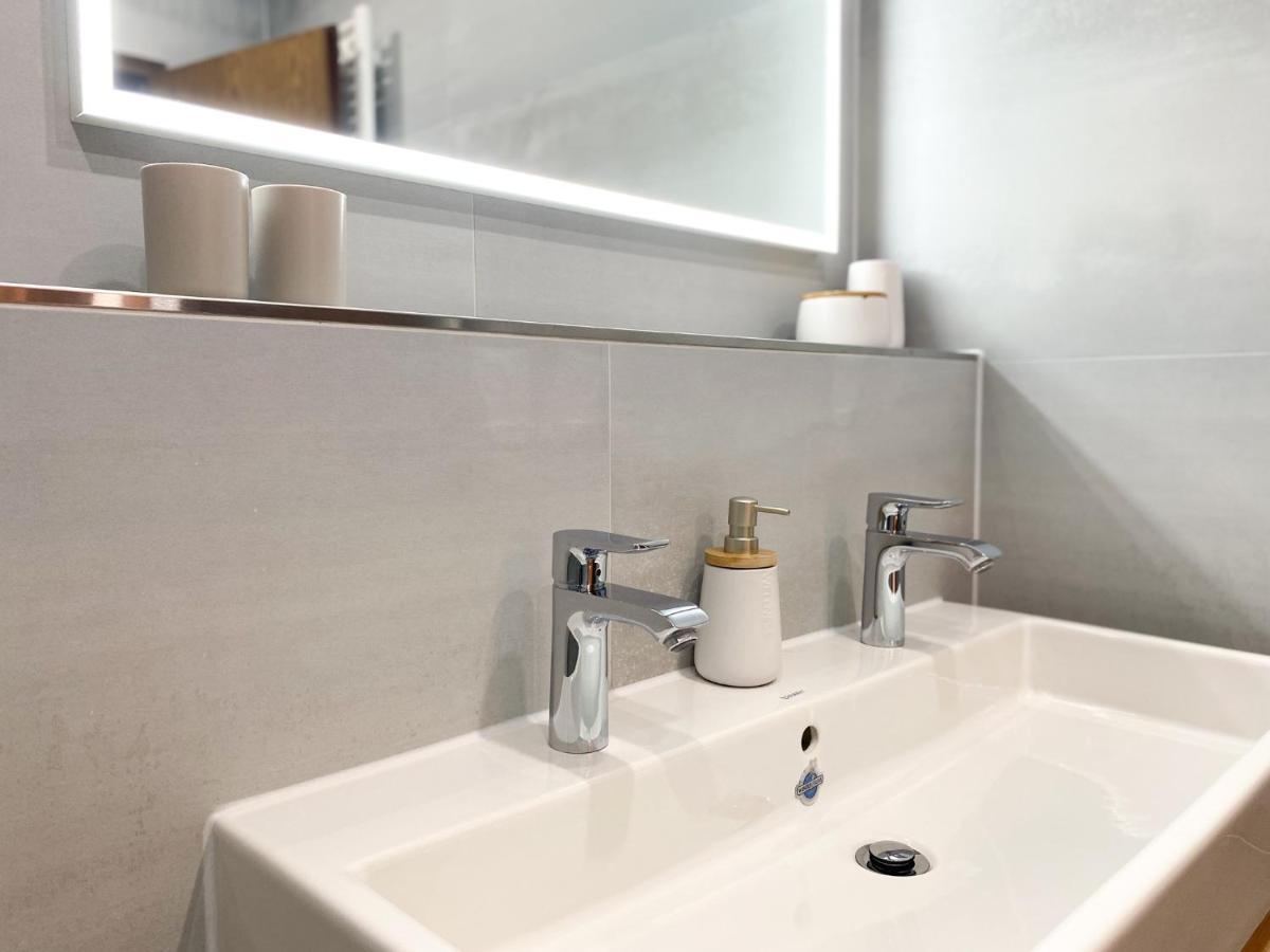 Modernes Apartment In Zentrumsnaehe Mit Eigenem Stellplatz Baden-Baden Bagian luar foto