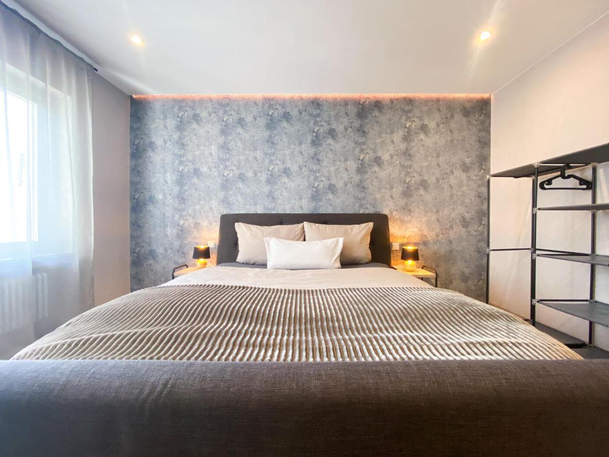Modernes Apartment In Zentrumsnaehe Mit Eigenem Stellplatz Baden-Baden Bagian luar foto