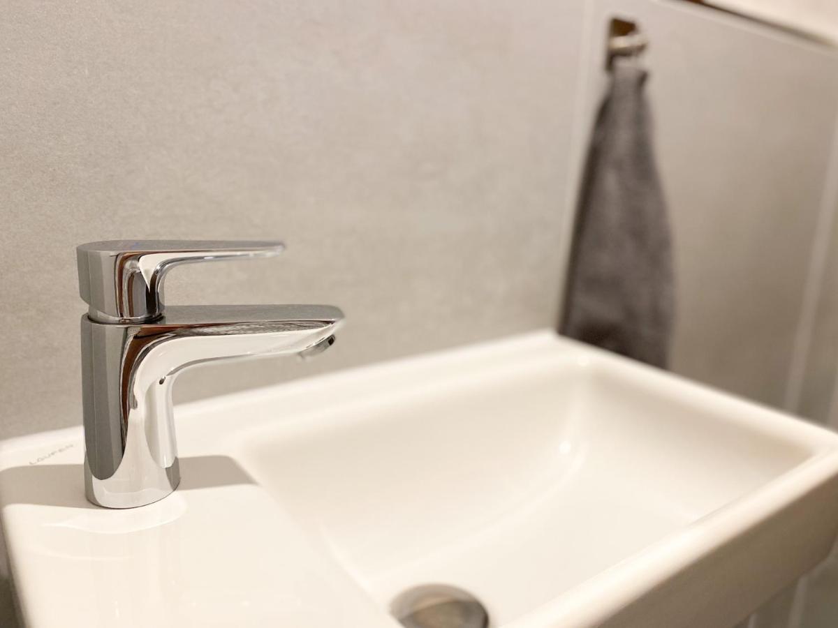 Modernes Apartment In Zentrumsnaehe Mit Eigenem Stellplatz Baden-Baden Bagian luar foto